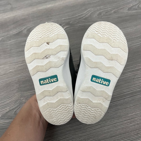 Gray Native boots Toddler Boy size 6 - Picture 5 of 5